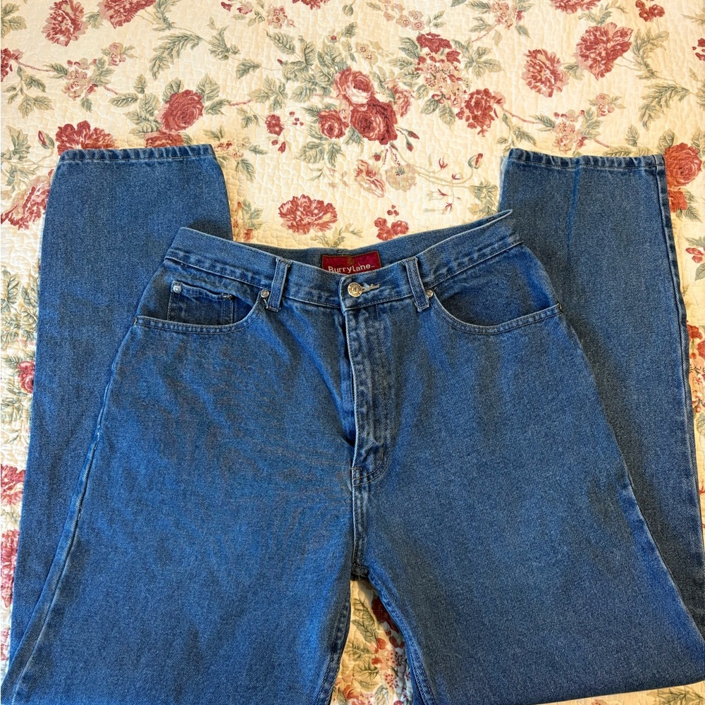 Women’s Straight Leg Jeans in Deep Blue Wash